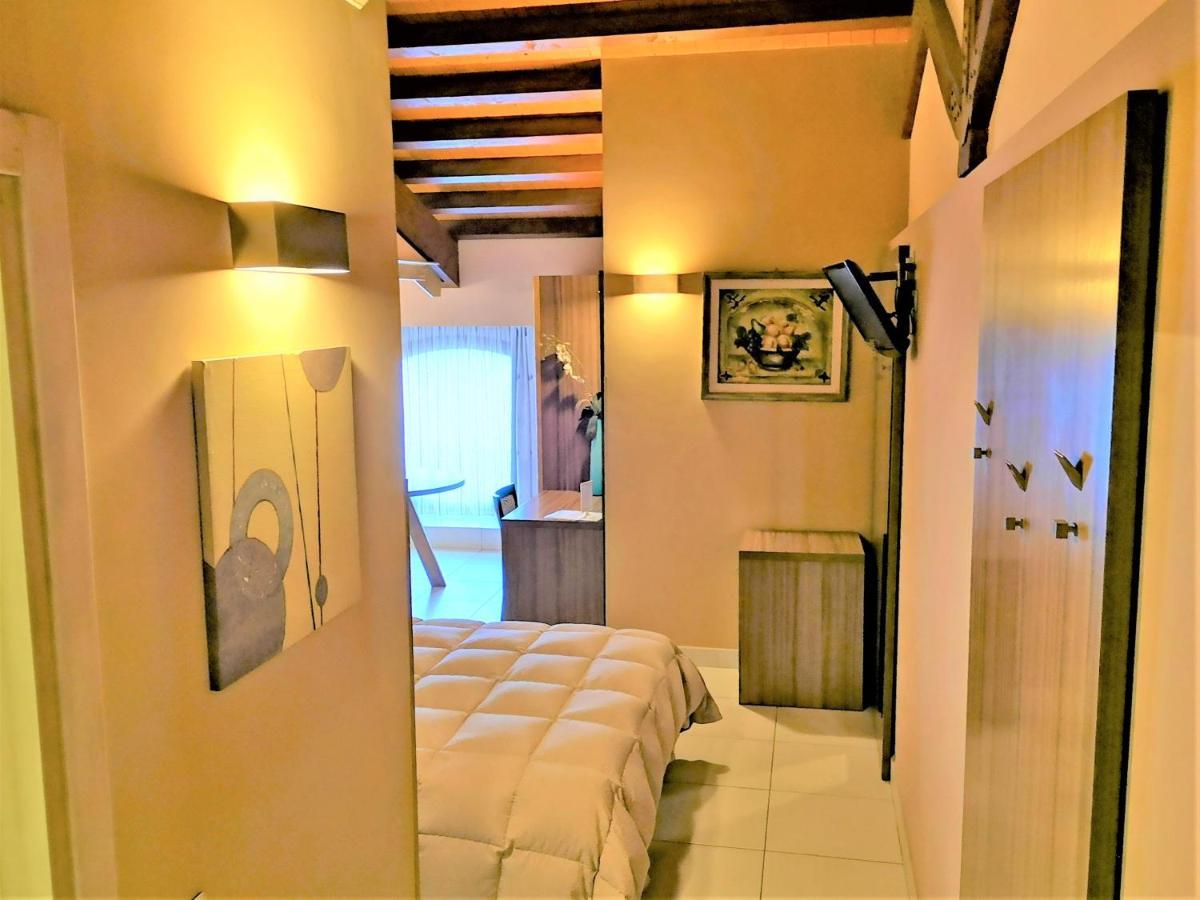 B&B Acireale - Il Cavalluccio Marino Fronte Mare Zewnętrze zdjęcie