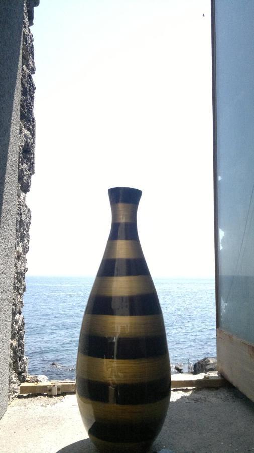 B&B Acireale - Il Cavalluccio Marino Fronte Mare Zewnętrze zdjęcie