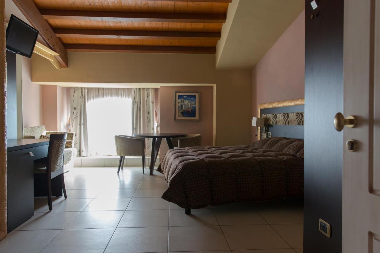B&B Acireale - Il Cavalluccio Marino Fronte Mare Zewnętrze zdjęcie